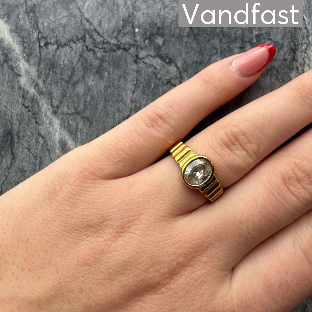 ANNEBRAUNER Imperial Ring Clear