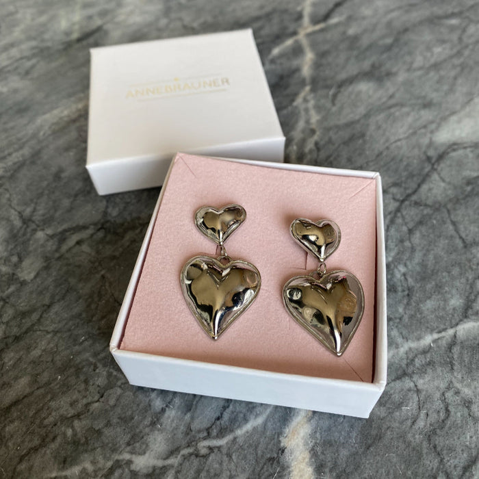 ANNEBRAUNER Chunky Wien Heart Earrings