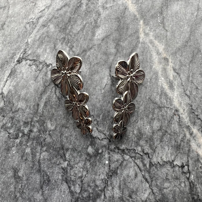 ANNEBRAUNER Big Flower Earrings